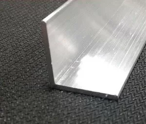 Анодированный уголок 26,5х3 мм АКМ ГОСТ 13737-90